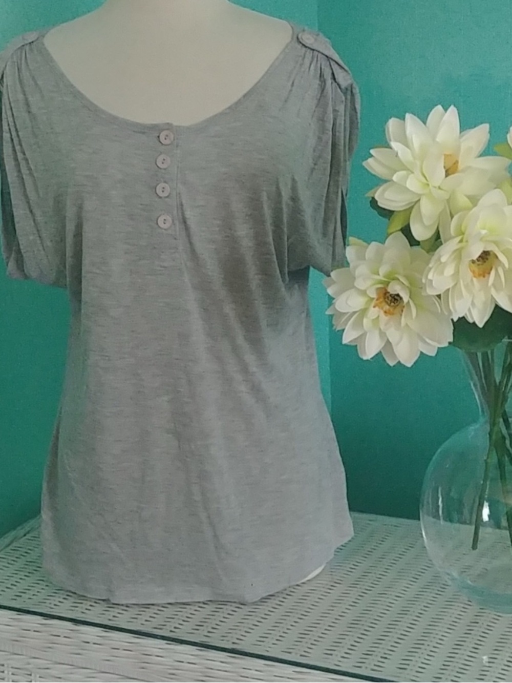 Casual Women’s Grey Short-Sleeve Top with Button Detail Size XL